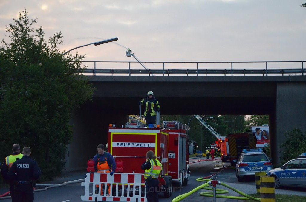 Grossfeuer Poco Lager Koeln Porz Gremberghoven Hansestr P462.JPG - Miklos Laubert